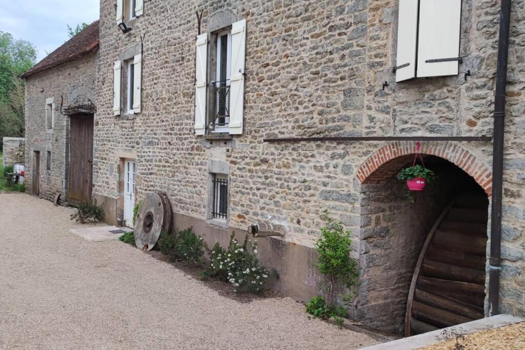 Gite Dans Ancien Moulin Sainte-Helene  Exteriör bild